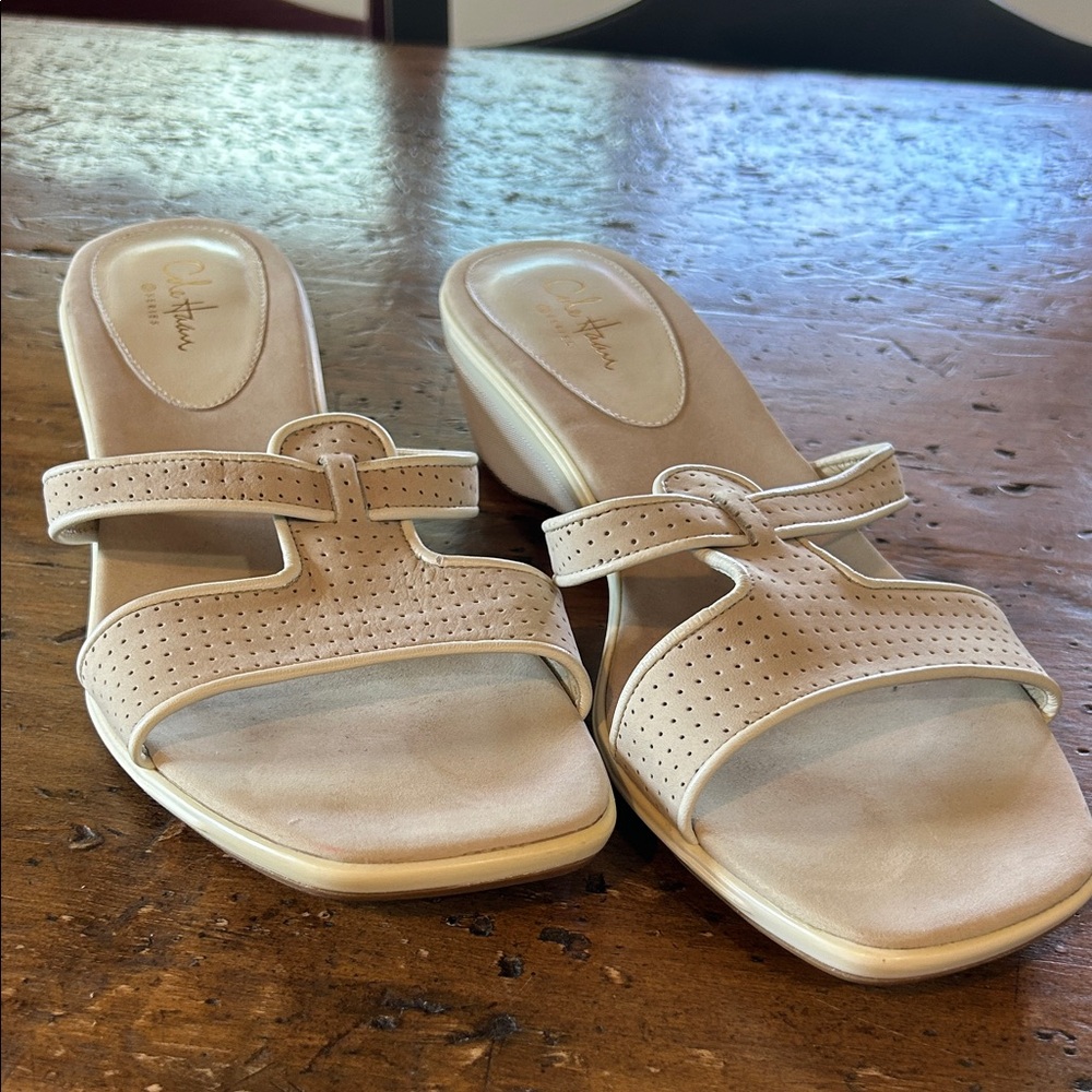 COLE HAAN NIKE AIR Beige Perforated Women's Sandals